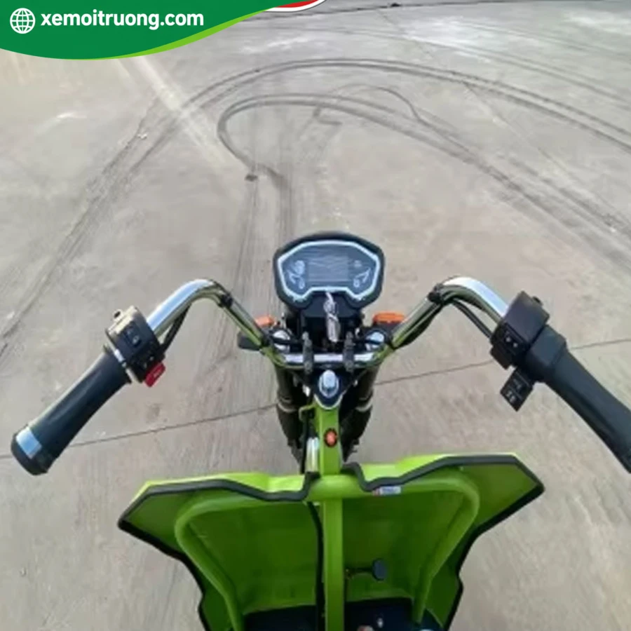Xe Điện 3 Bánh Chở Rác Chuyên Dụng 4 Thùng To 1000L 3 Xe Điện 3 Bánh Chở Rác Chuyên Dụng 4 Thùng To 1000L - Ảnh 3