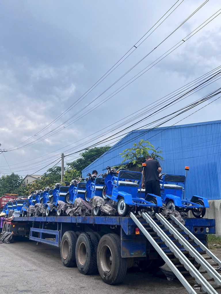 Giá bán xe điện thu gom rác trong ngõ nhỏ 2 Xe điện thu gom rác trong ngõ nhỏ